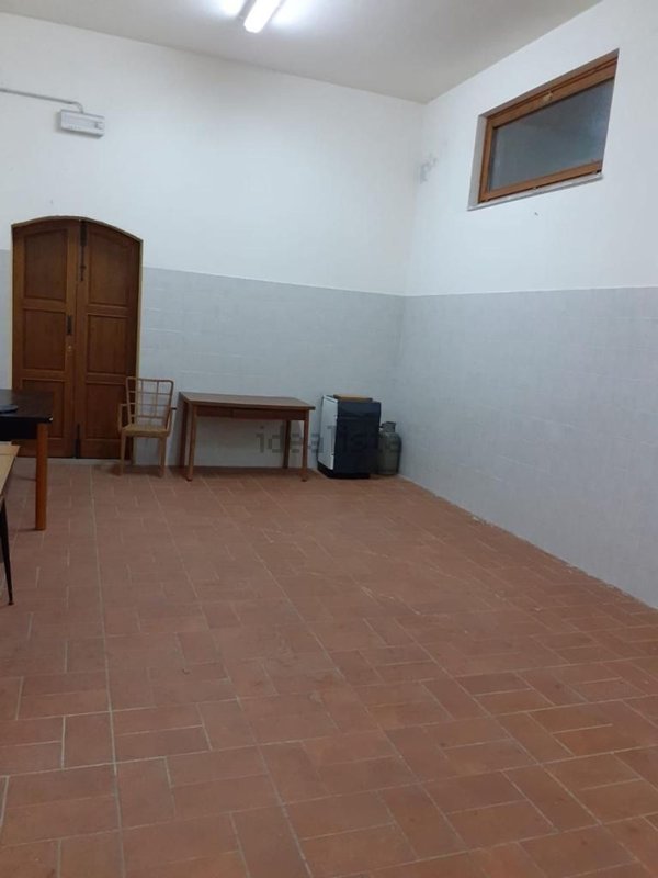 locale di sgombero in affitto ad Impruneta