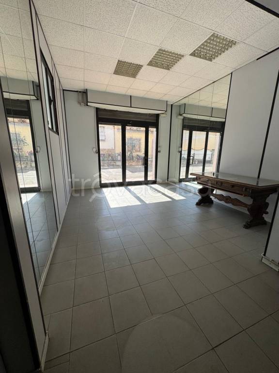 locale commerciale in affitto a Lastra a Signa