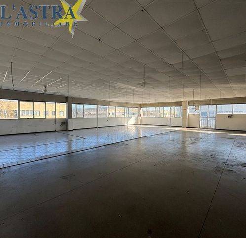 locale commerciale in affitto a Lastra a Signa