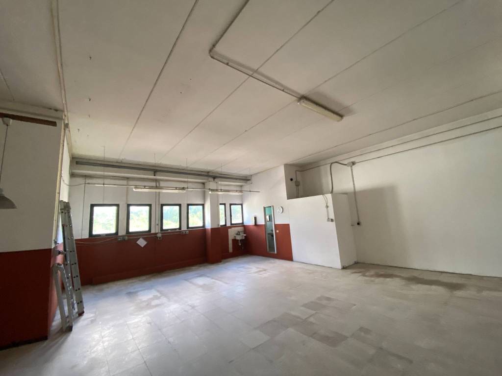 locale commerciale in affitto a Lastra a Signa