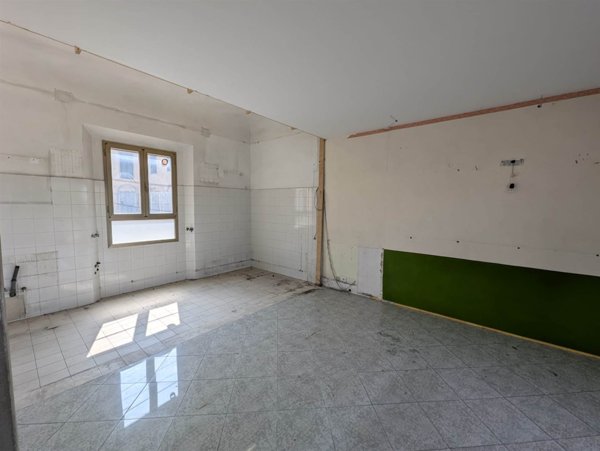 locale commerciale in affitto a Lastra a Signa