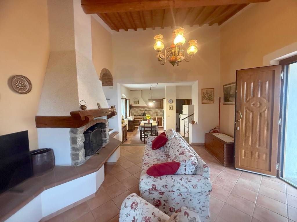 casa indipendente in affitto a Lastra a Signa in zona Malmantile