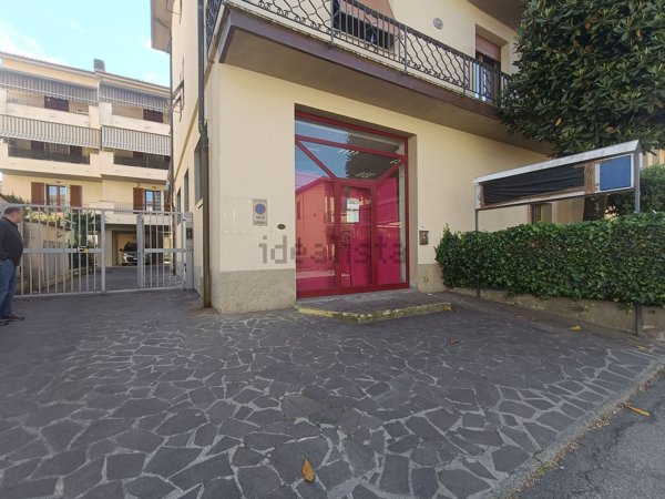 negozio in affitto a Lastra a Signa