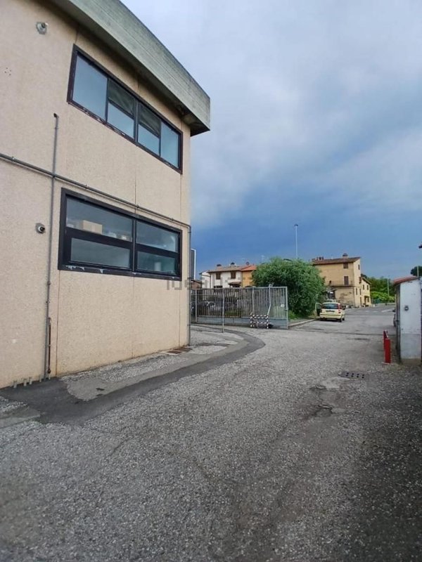 capannone in affitto a Lastra a Signa in zona Stagno
