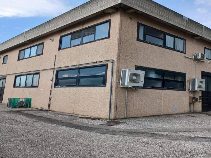 capannone in affitto a Lastra a Signa in zona Stagno