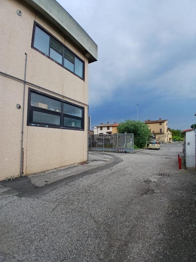 locale commerciale in affitto a Lastra a Signa in zona Stagno
