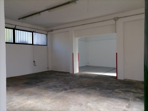 locale commerciale in affitto a Lastra a Signa in zona Ponte a Signa