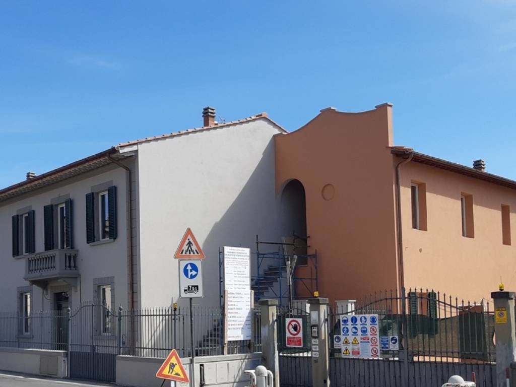 appartamento in affitto a Lastra a Signa in zona Calcinaia