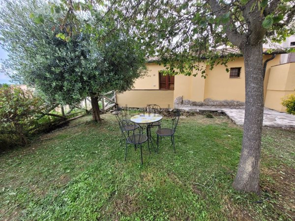 appartamento in affitto a Montaione in zona Castelfalfi