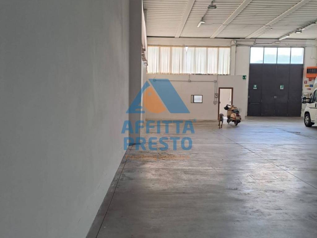 locale commerciale in affitto a Montelupo Fiorentino