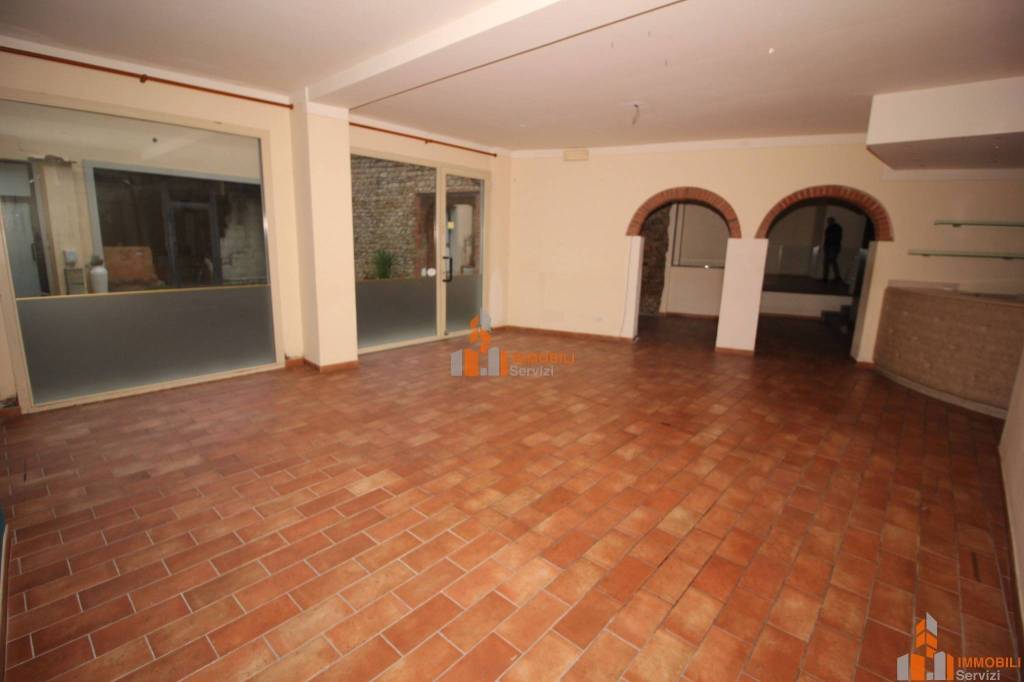 negozio in affitto a Montelupo Fiorentino in zona Samminiatello