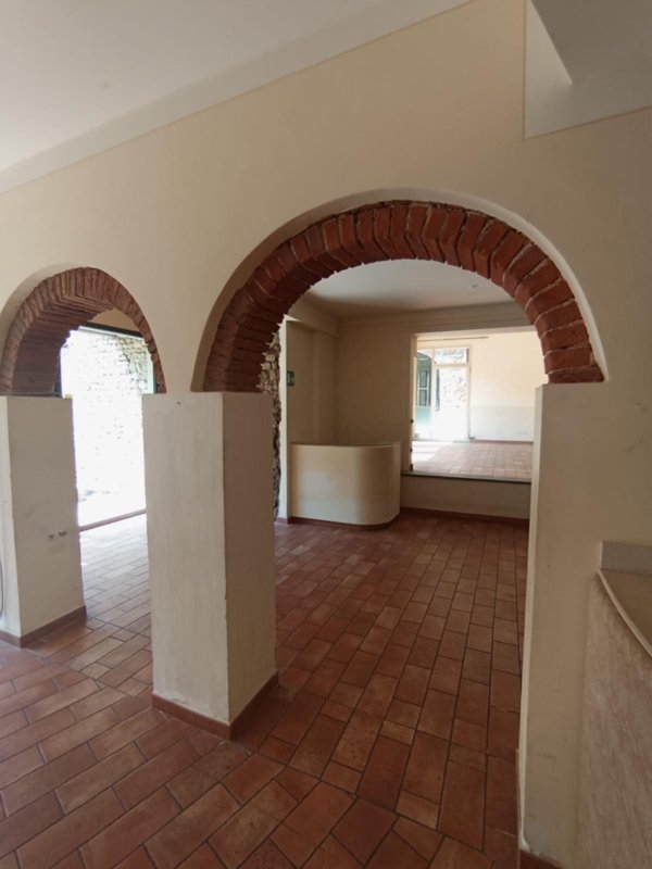 locale commerciale in affitto a Montelupo Fiorentino