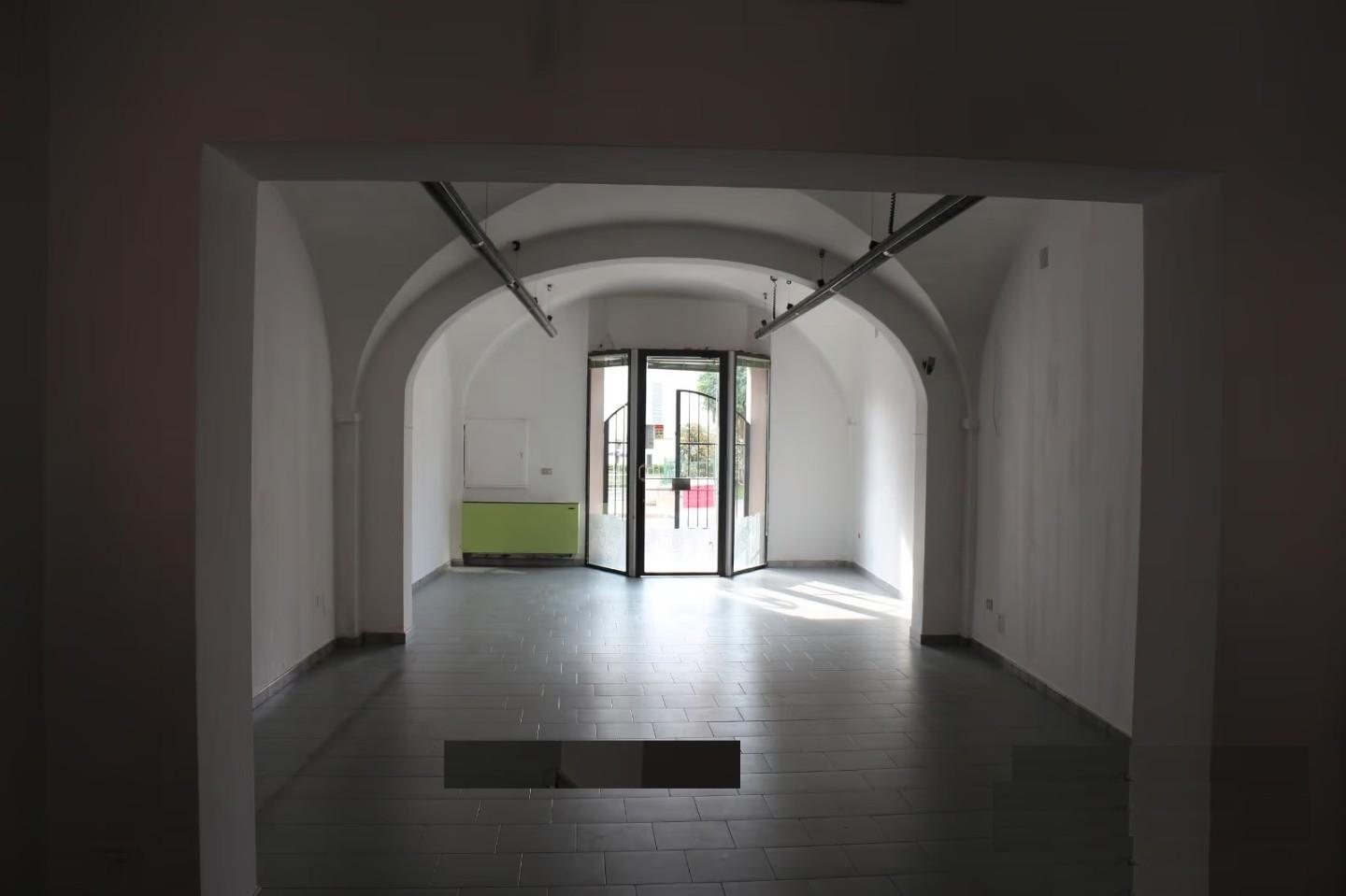 locale commerciale in affitto a Montelupo Fiorentino