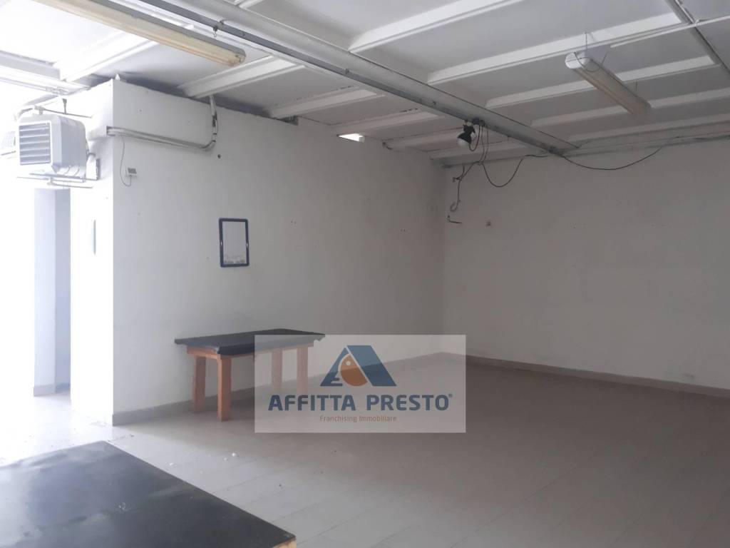 negozio in affitto a Montespertoli