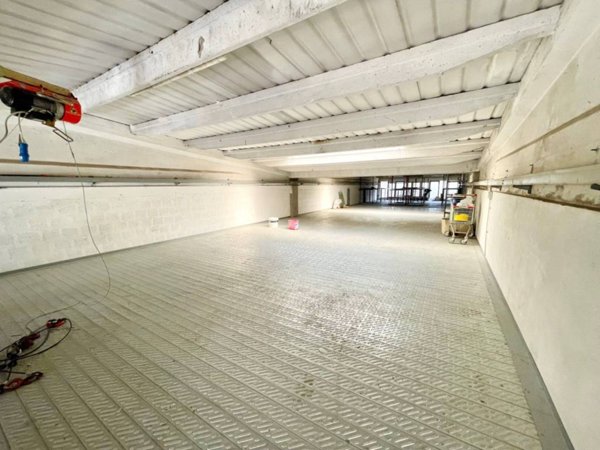 negozio in affitto a Montespertoli in zona Mela