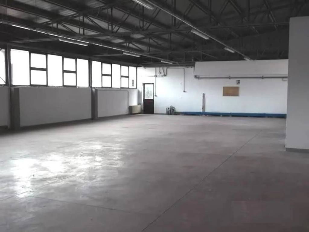 locale commerciale in affitto a Pontassieve