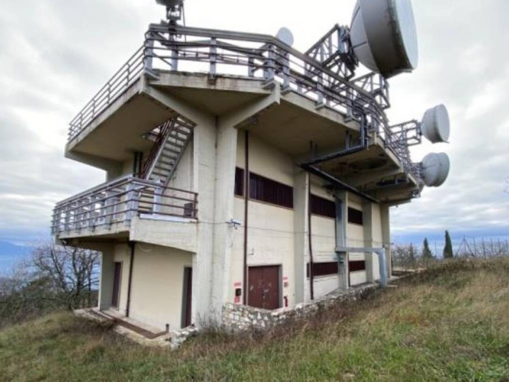 locale commerciale in affitto a Pontassieve