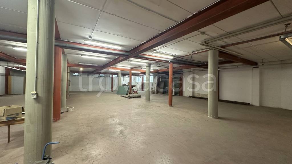 locale commerciale in affitto a Pontassieve