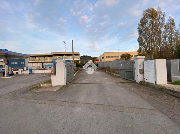 locale di sgombero in affitto a Reggello