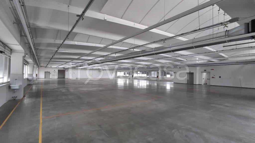 capannone in affitto a Reggello