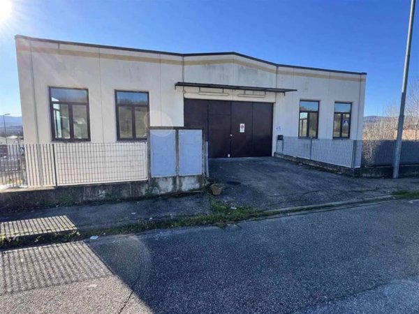 locale commerciale in affitto a Reggello