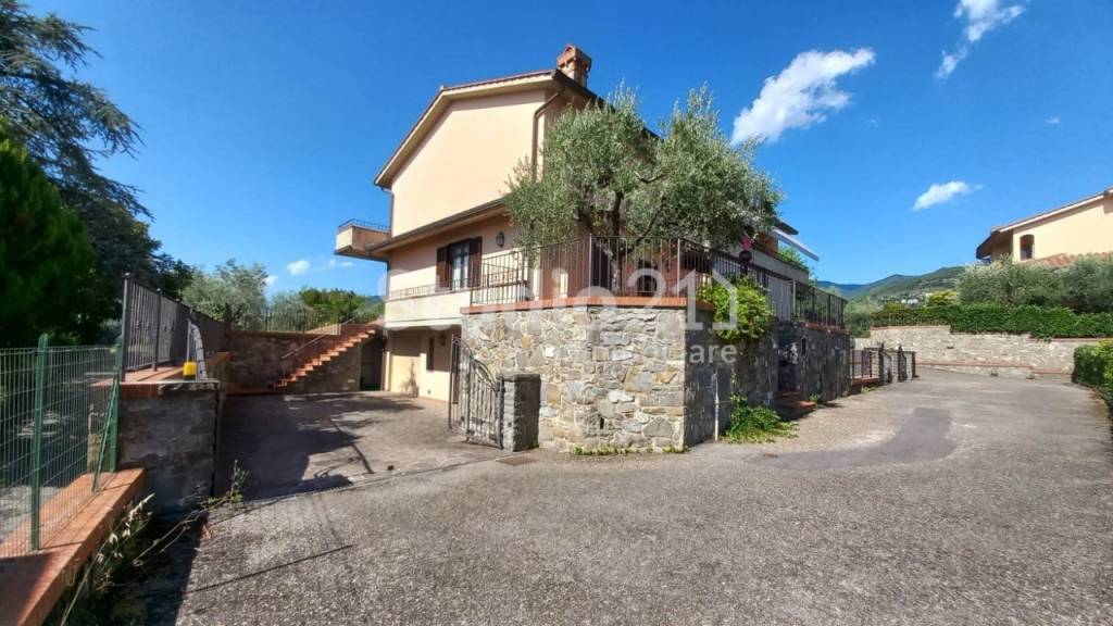 casa indipendente in affitto a Reggello in zona Cascia