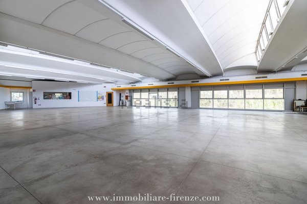 locale commerciale in affitto a Rignano sull'Arno