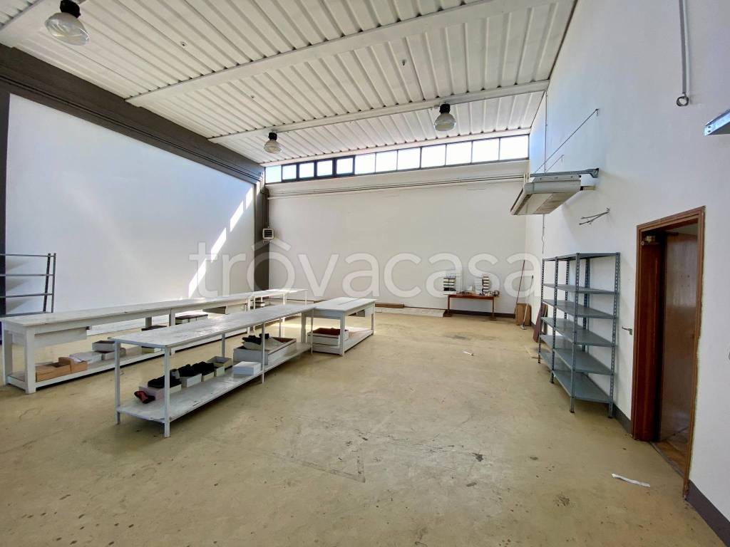 locale commerciale in affitto a Scandicci