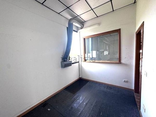 capannone in affitto a Scandicci