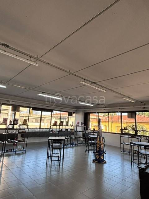 locale commerciale in affitto a Scandicci