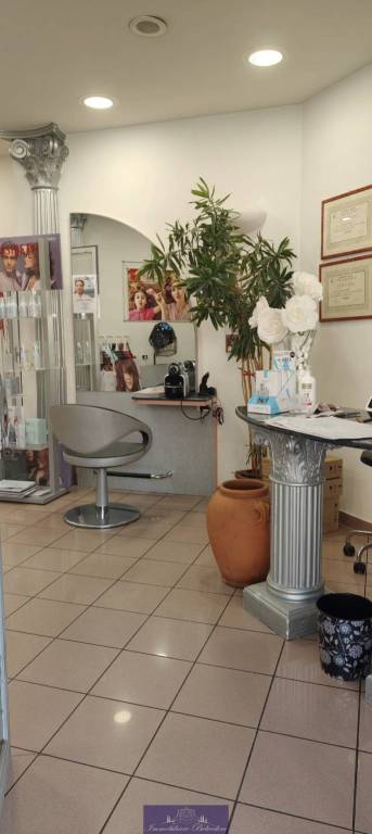 locale commerciale in affitto a Scandicci