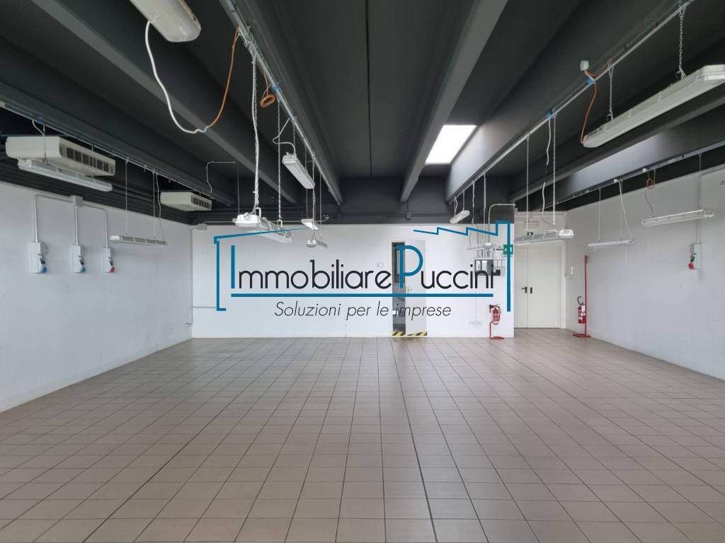 locale commerciale in affitto a Scandicci
