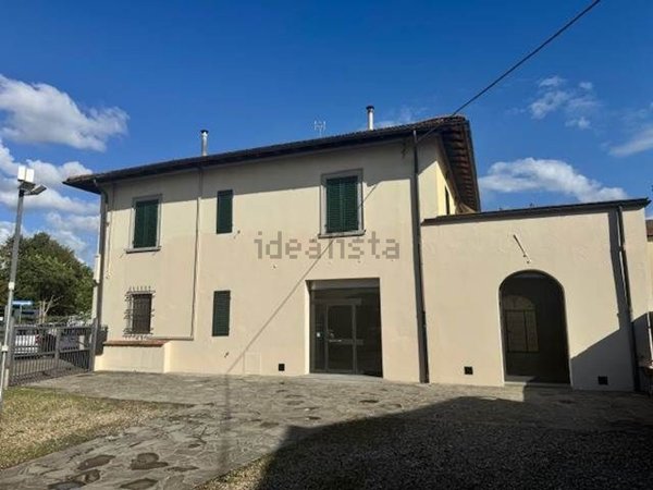 locale commerciale in affitto a Scandicci in zona Ponte a Greve