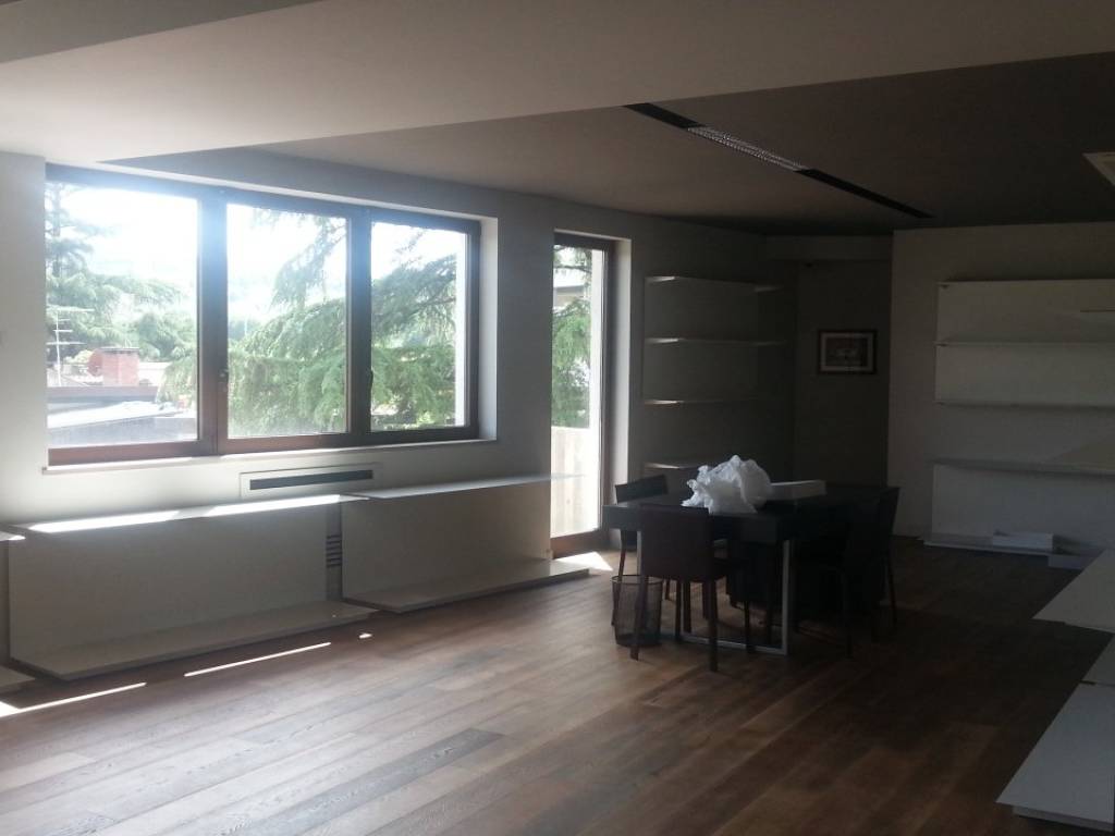 ufficio in affitto a Scandicci in zona Casellina