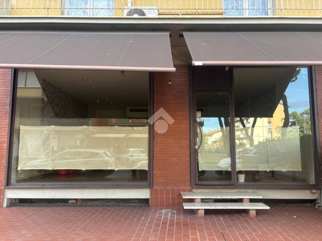 negozio in affitto a Scandicci