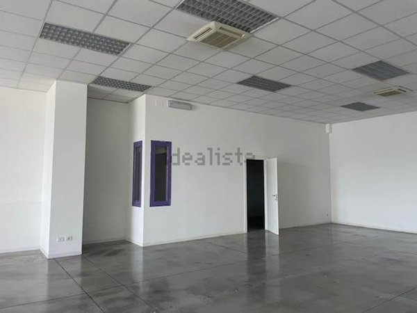 capannone in affitto a Scandicci