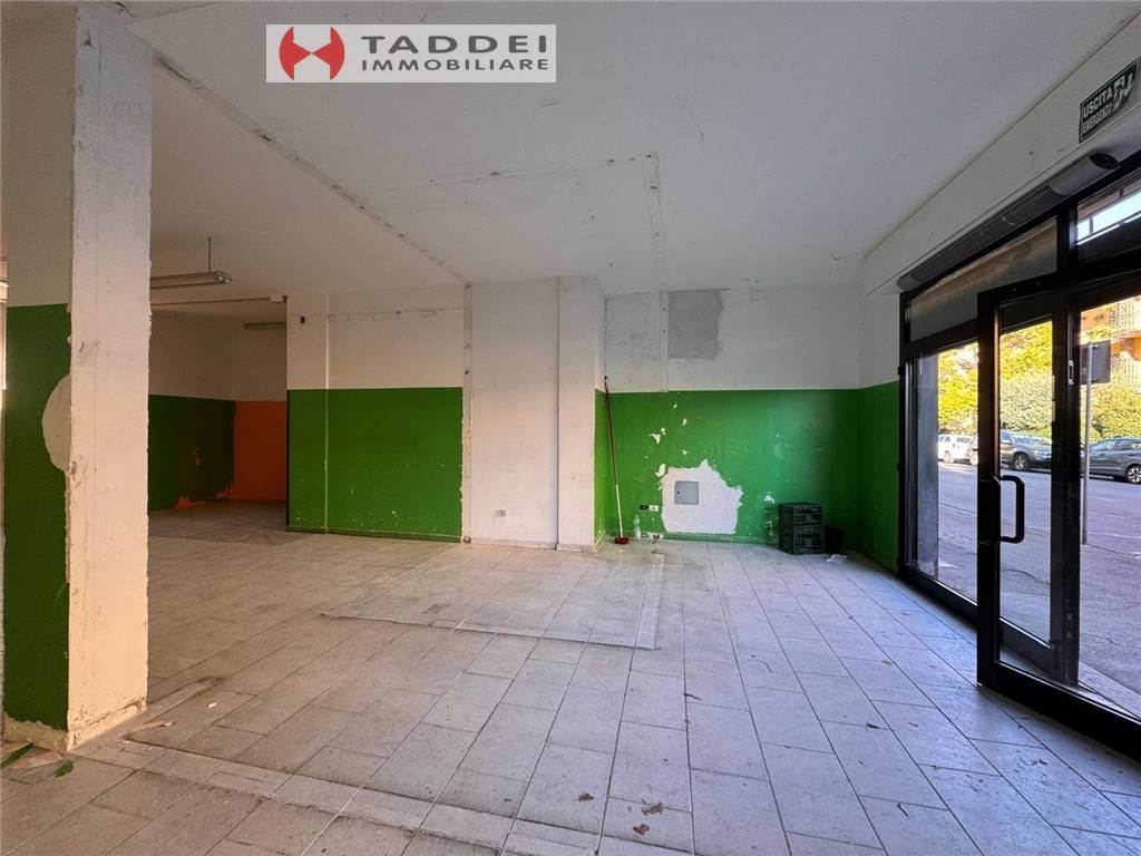 negozio in affitto a Scandicci in zona Casellina
