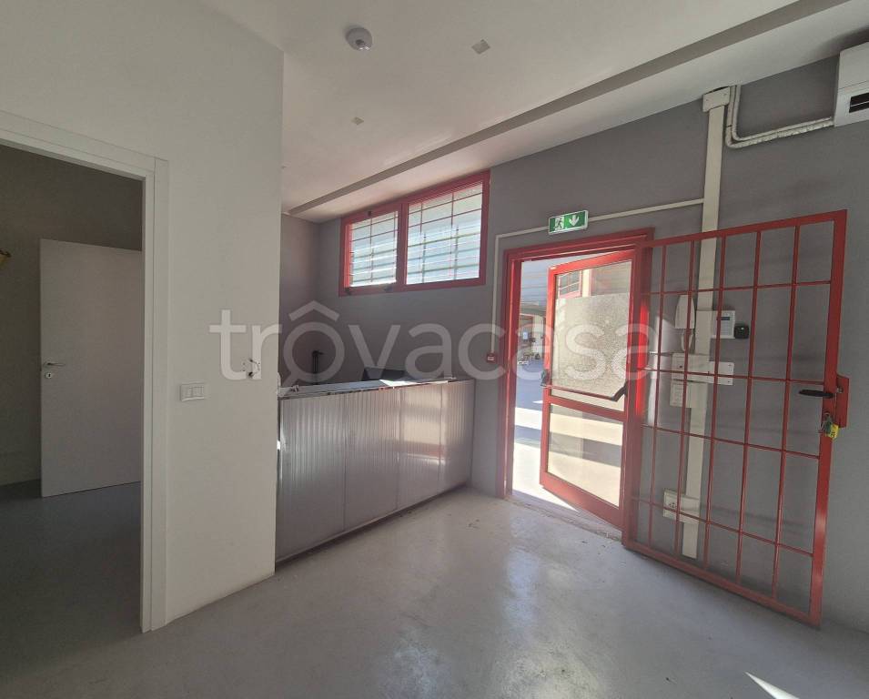 locale commerciale in affitto a Scandicci