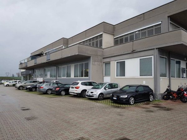 negozio in affitto a Scandicci