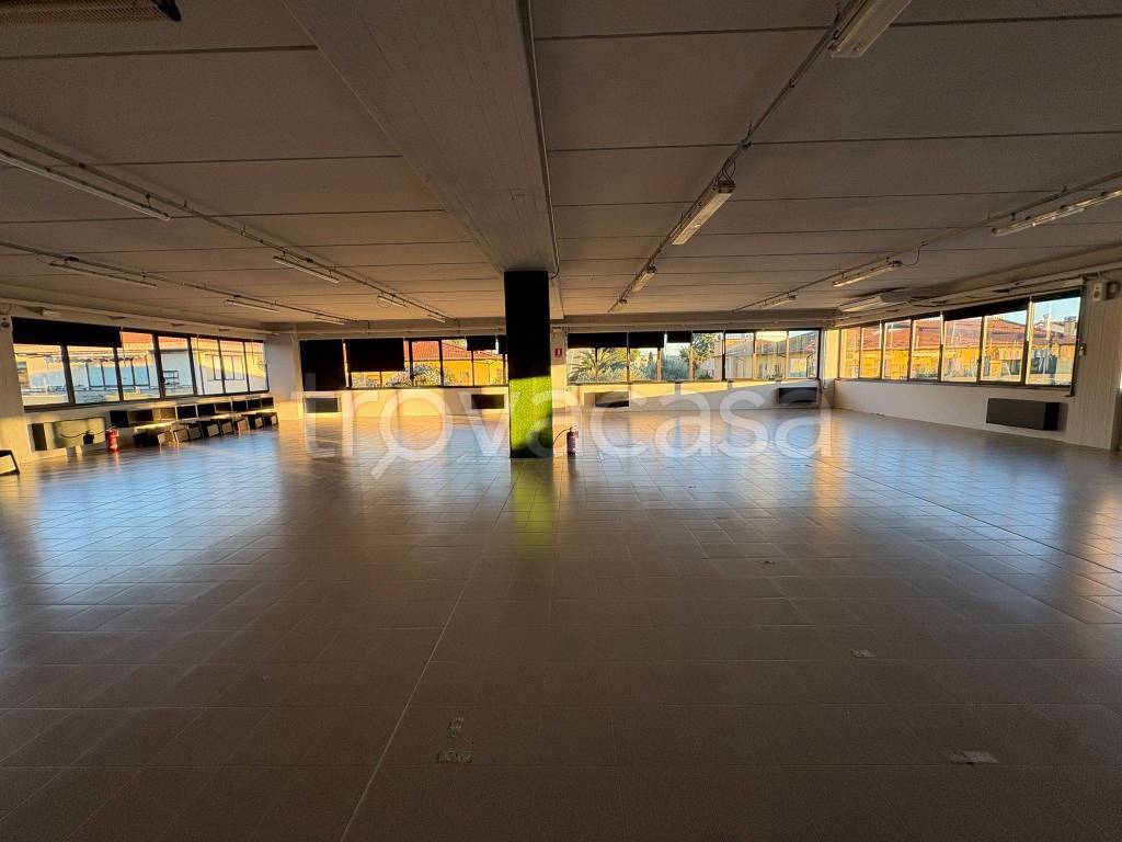 locale commerciale in affitto a Scandicci