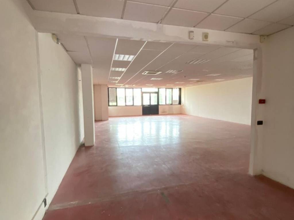 locale commerciale in affitto a Scandicci