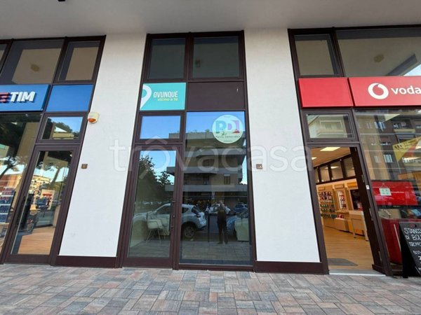 negozio in affitto a Scandicci