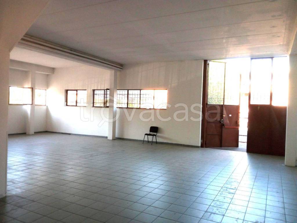 locale commerciale in affitto a Scandicci in zona Casellina