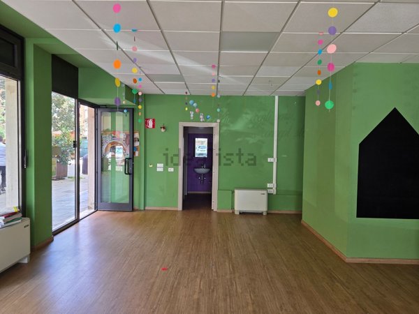 locale commerciale in affitto a Scandicci