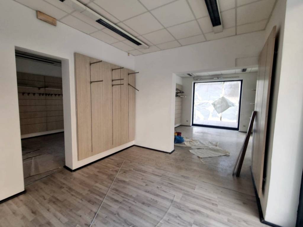 negozio in affitto a Scandicci in zona San Giusto