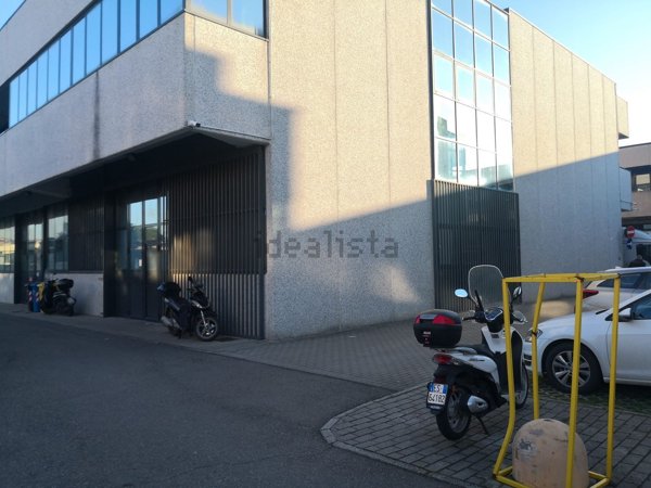 capannone in affitto a Scandicci