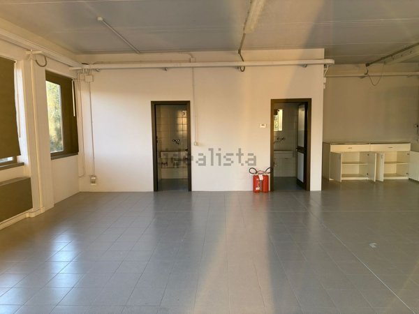 capannone in affitto a Scandicci