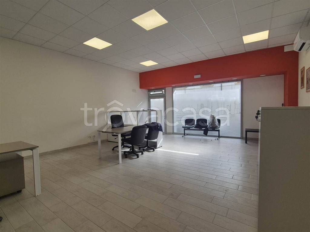 negozio in affitto a Scandicci