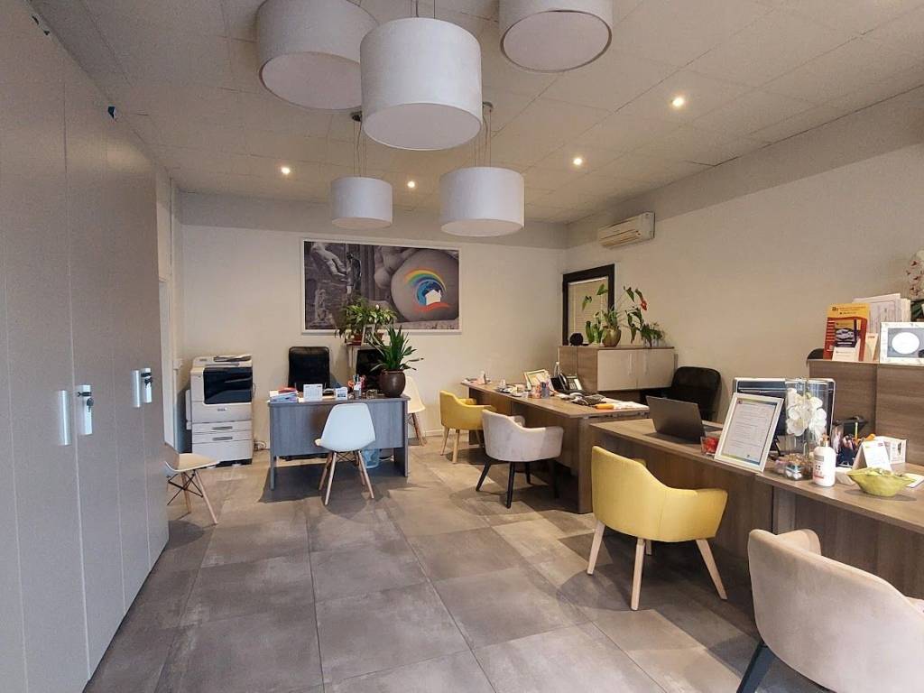 negozio in affitto a Scandicci in zona San Giusto