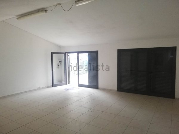 locale di sgombero in affitto a Scandicci